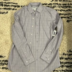 Light Purple Men’s Old Navy non-iron slim fit dress shirt (built-in flex)